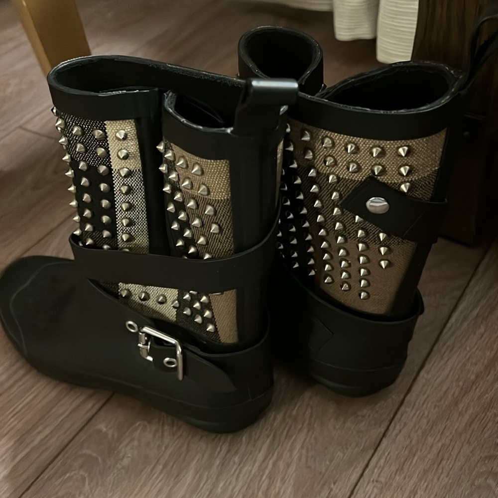Burberry Holloway Studded Moto Rain Boots - size 38 - Picture 4 of 6